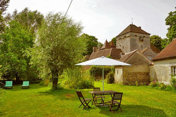 Chateau De Vesset Treteau Exterior photo